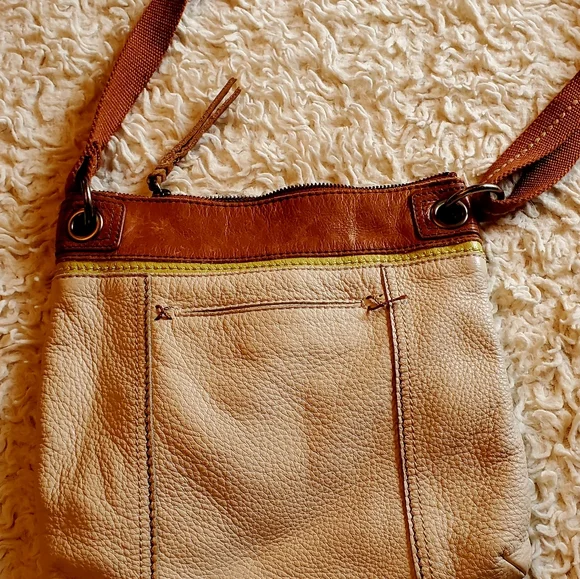 small the Sak brand leather bag - Picture 4 of 4